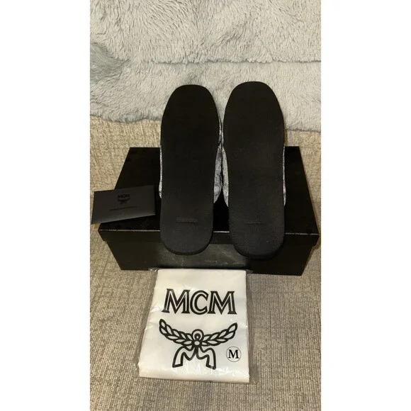NEW IN BOX MCM VINTAGE SIGNATURE MONOGRAM PRINT SLIPPERS $285 Size M - Picture 2 of 5